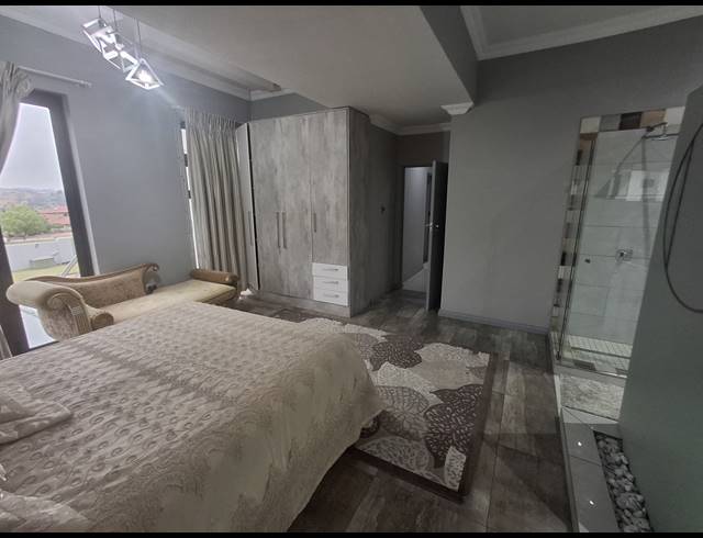 4.5 BEDROOM FREEHOLD FOR SALE IN AQUAVISTA MOUNTAIN ESTATE